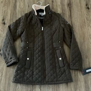 HALITECH Women's Performance Quilted Jacket with Removeable Hood.  Size Small.